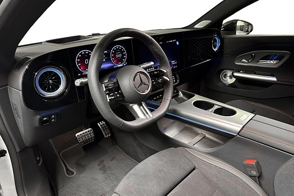 Mercedes-Benz CLA350 7 of 19