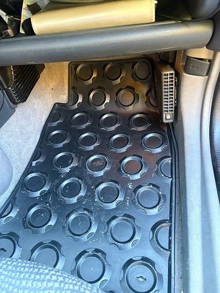 MINI Cooper 13 of 17