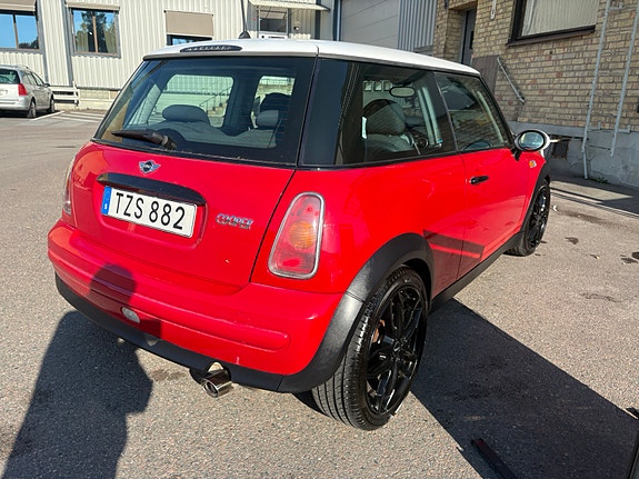 MINI Cooper 2 of 17