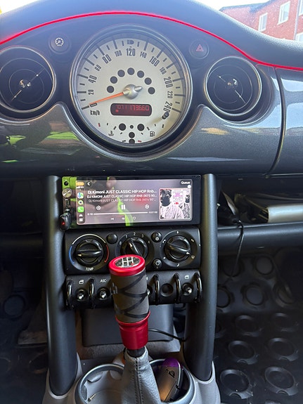 MINI Cooper 12 of 17