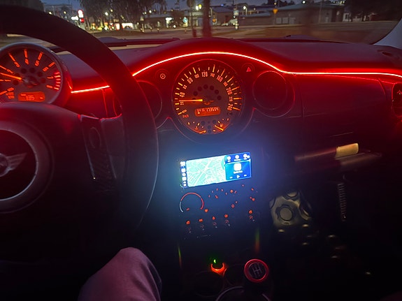 MINI Cooper 16 of 17