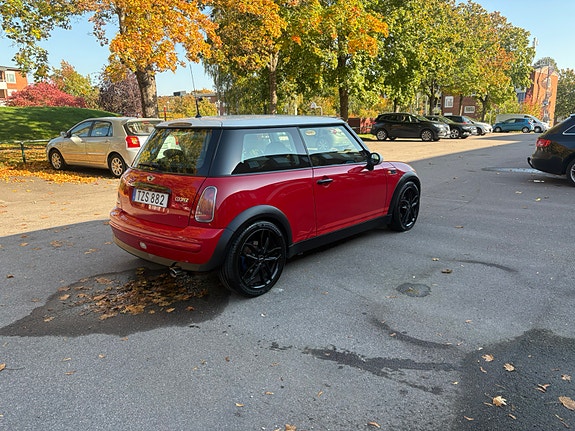MINI Cooper 11 of 17