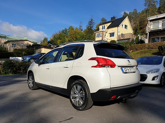 Peugeot 2008 7 of 18