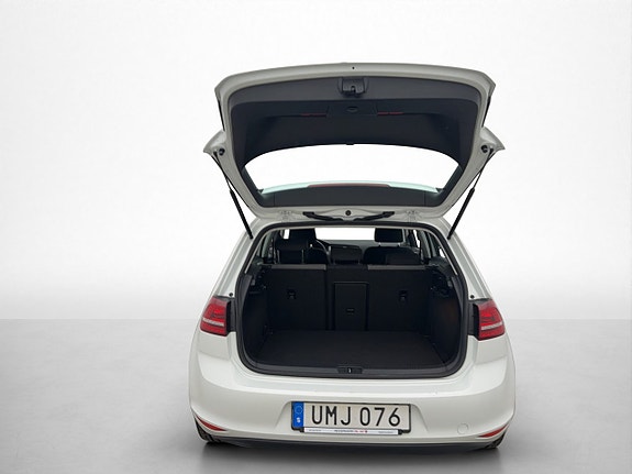Volkswagen e-Golf VII 10 of 23