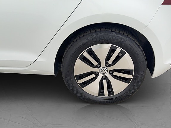 Volkswagen e-Golf VII 22 of 23