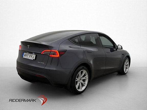 Tesla Model Y 8 of 29