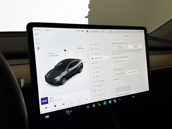 Tesla Model Y 18 of 29