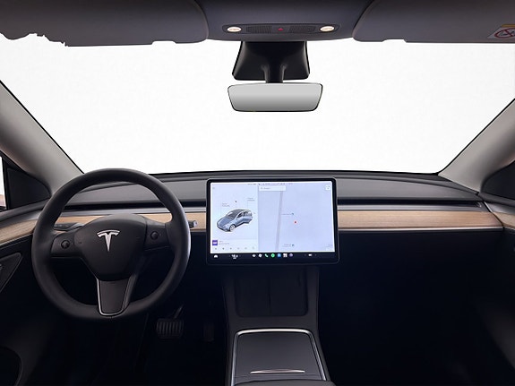 Tesla Model Y 12 of 29