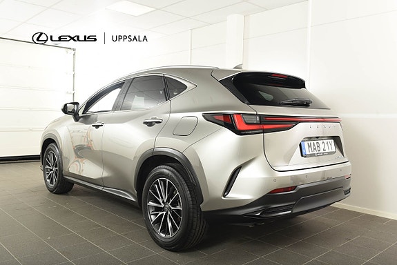Lexus NX450h+ 2 of 16
