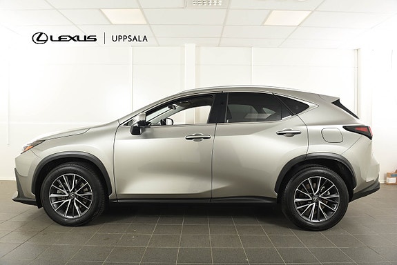Lexus NX450h+ 3 of 16