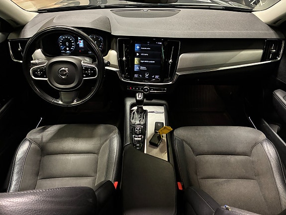 Volvo V90 Cross Country 16 of 23