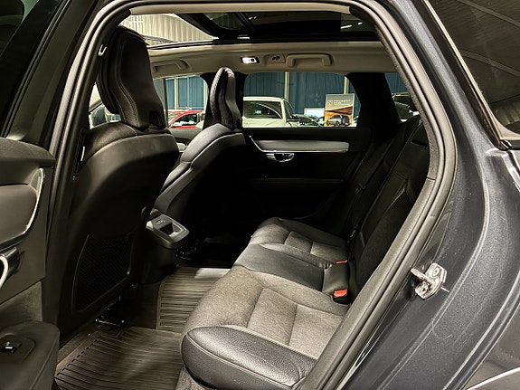 Volvo V90 Cross Country 14 of 23