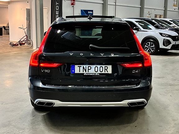 Volvo V90 Cross Country 4 of 23