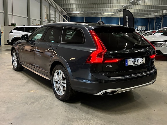 Volvo V90 Cross Country 5 of 23