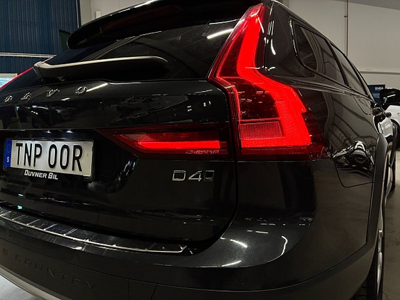 Volvo V90 Cross Country 8 of 23