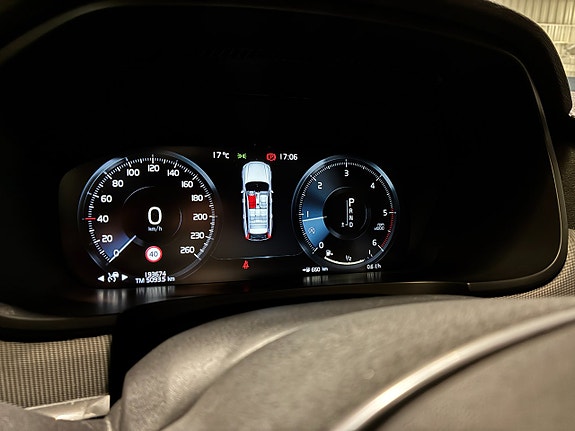 Volvo V90 Cross Country 18 of 23