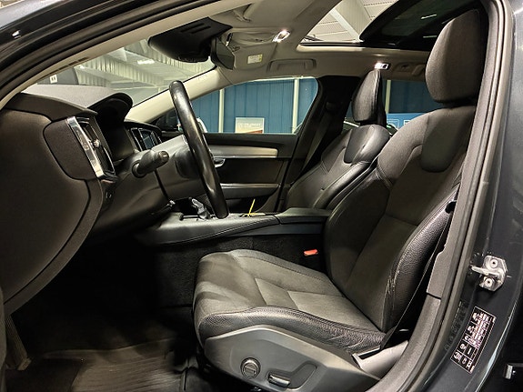 Volvo V90 Cross Country 12 of 23