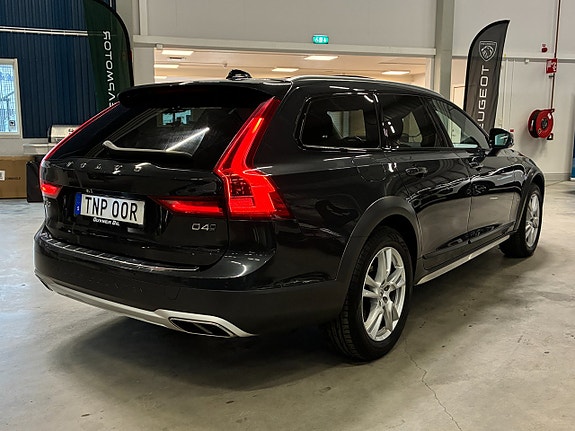Volvo V90 Cross Country 3 of 23