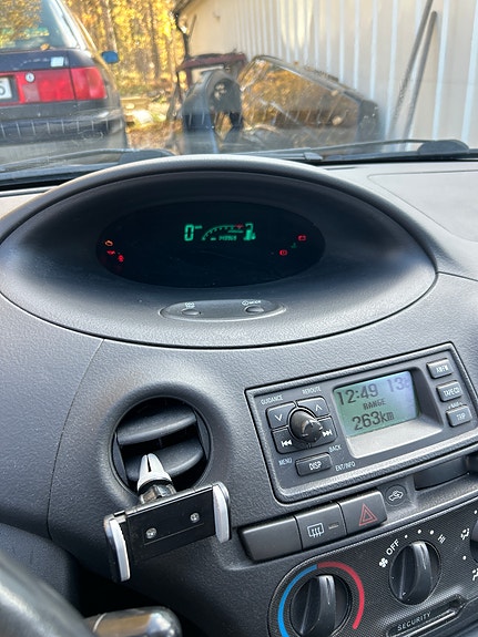 Toyota Yaris 7 of 7