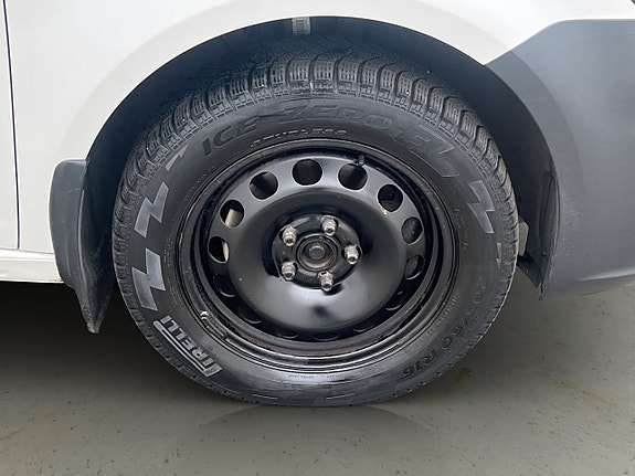 Volkswagen Caddy Maxi 24 of 24