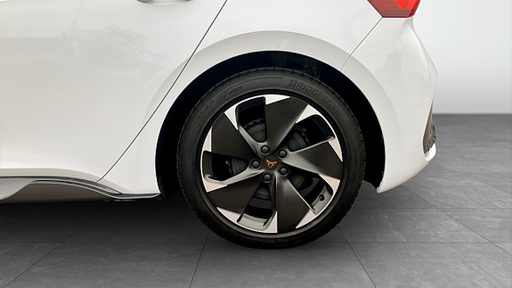 Cupra Born 6 of 12