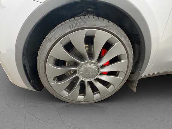 Tesla Model Y 30 of 30