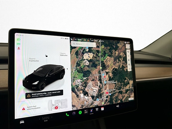 Tesla Model Y 17 of 30