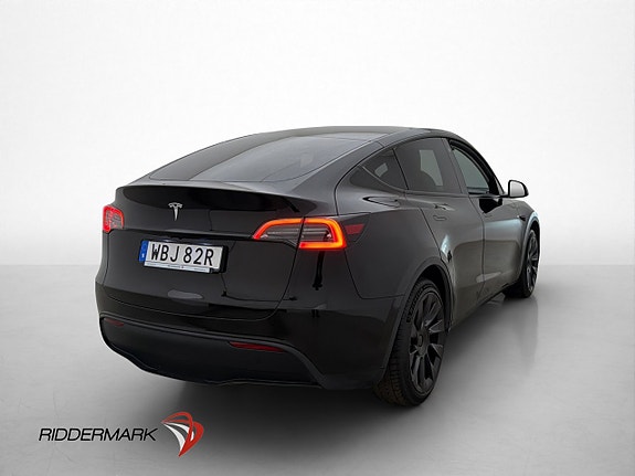 Tesla Model Y 9 of 30
