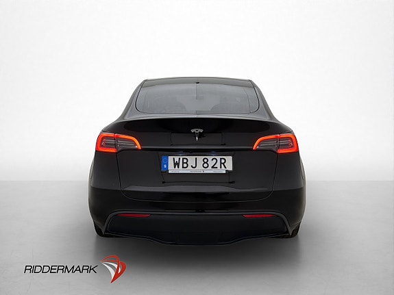 Tesla Model Y 8 of 30