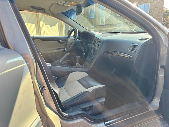 Volvo S60 5 of 9
