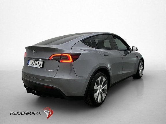 Tesla Model Y 9 of 30
