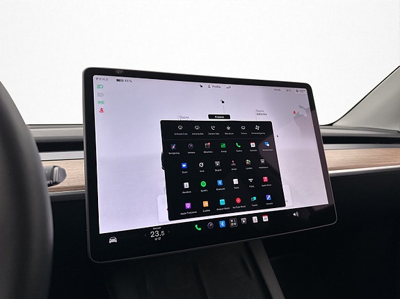 Tesla Model Y 22 of 30