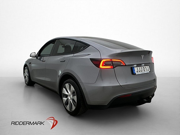 Tesla Model Y 6 of 30