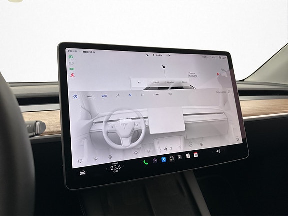 Tesla Model Y 23 of 30