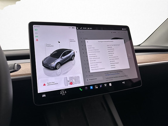Tesla Model Y 26 of 30