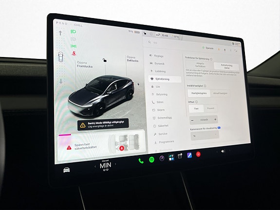 Tesla Model Y 20 of 30