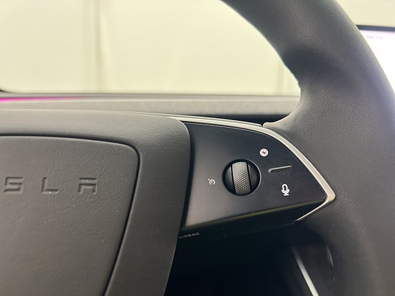 Tesla Model Y 13 of 30