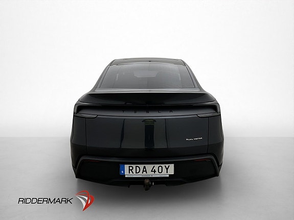 Tesla Model Y 7 of 30