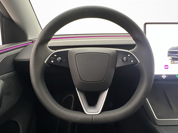Tesla Model Y 11 of 30