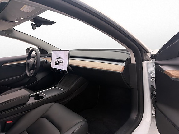 Tesla Model 3 26 of 30