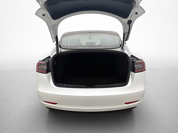 Tesla Model 3 23 of 30