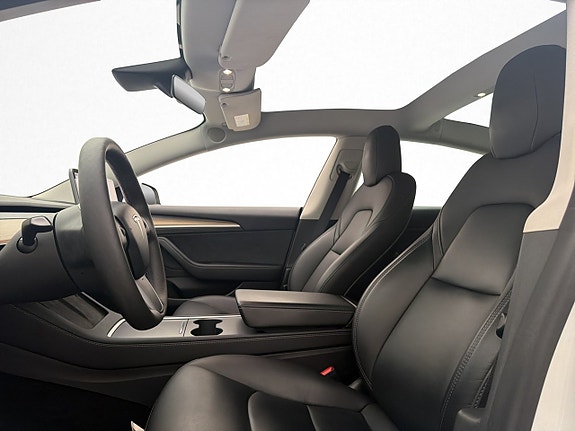 Tesla Model 3 12 of 30