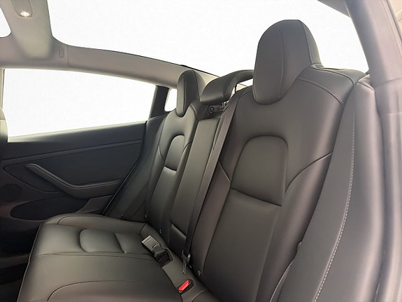 Tesla Model 3 22 of 30