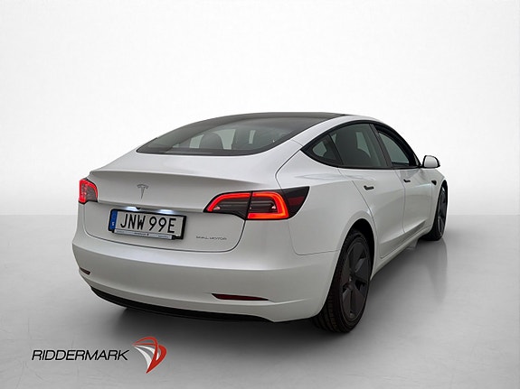 Tesla Model 3 9 of 30