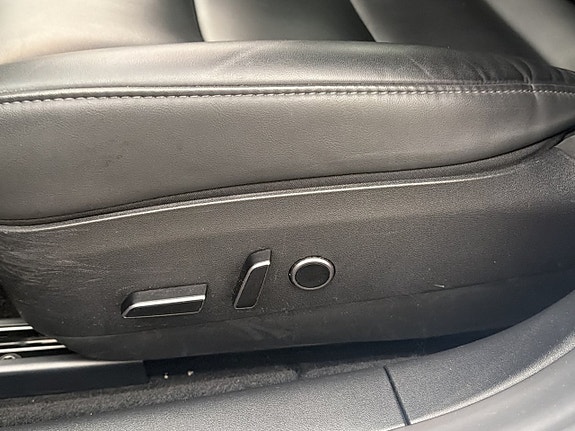 Tesla Model 3 11 of 30
