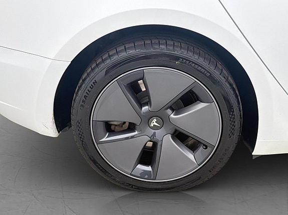 Tesla Model 3 28 of 30