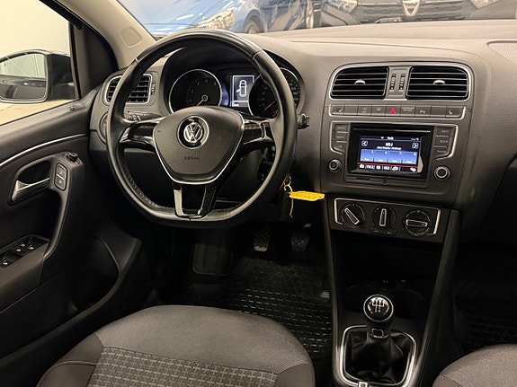 Volkswagen Polo 18 of 24