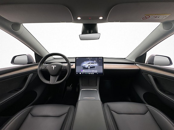 Tesla Model Y 15 of 30