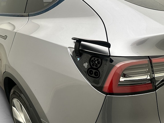 Tesla Model Y 30 of 30