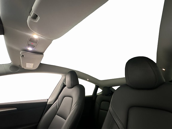 Tesla Model Y 14 of 30